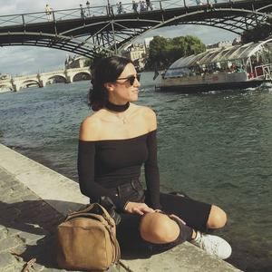 Meet your Posher, Caroline